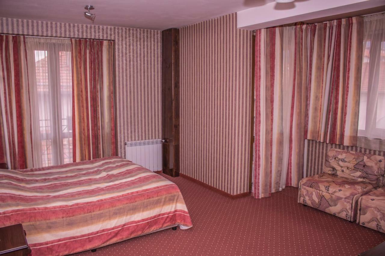 Стаи За Гости - Семейна Къща За Гости Ивел Bansko Exterior photo